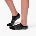 Load image into Gallery viewer, On-Women's On Performance Low Sock-Black/Shadow-Pacers Running
