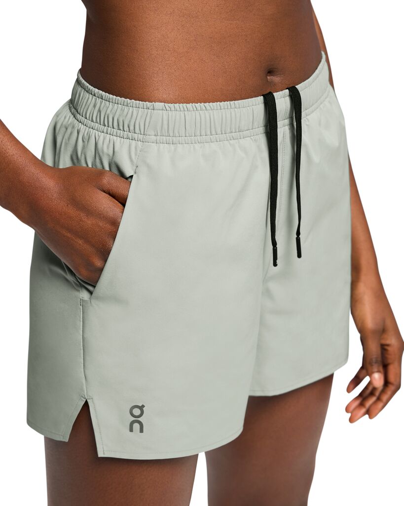 Women's On Essential Shorts – Pacers Running