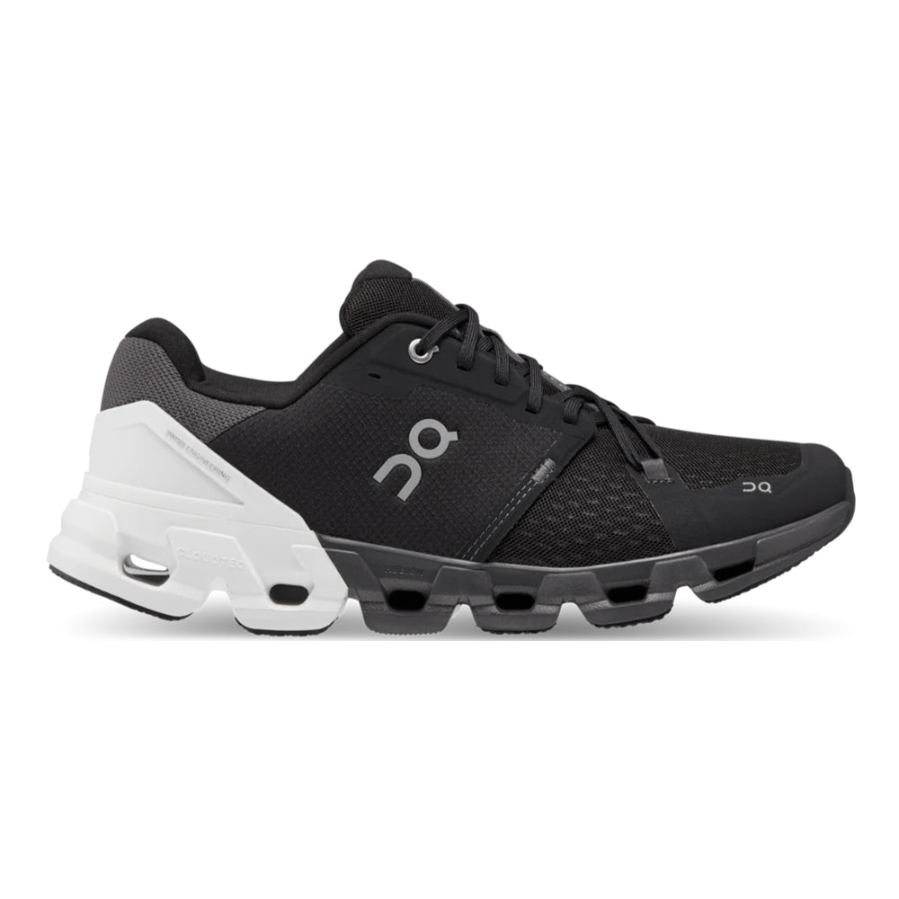 On-Men's On Cloudflyer 4-Black/White-Pacers Running